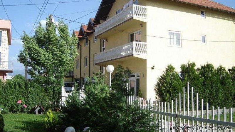 Готель Ahar Іліджа Екстер'єр фото